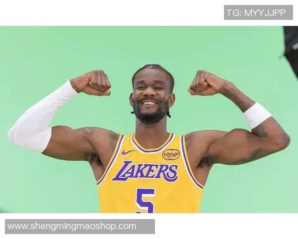 湖人单场25分10板&命中率100%榜单：艾顿&上一位奥尼尔